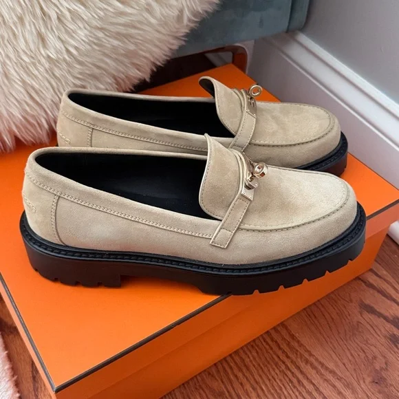 Hermes Beige Suede Loafers with light Kelly Gold Buckle - Picture 6 of 7